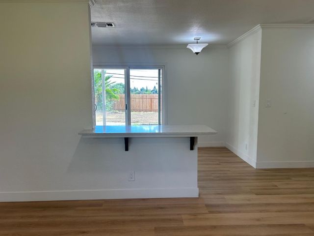 6636 Saint James Dr, Carmichael, CA 95608