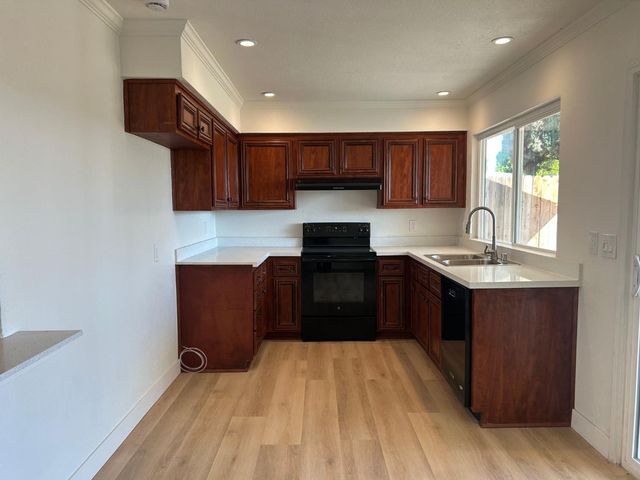 6636 Saint James Dr, Carmichael, CA 95608