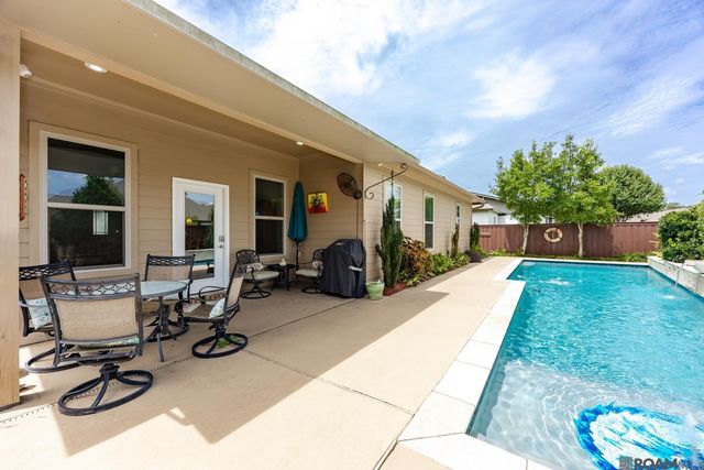 15427 Mistybrook Dr, Baton Rouge, LA 70816