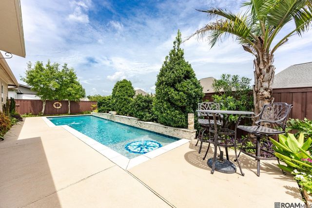 15427 Mistybrook Dr, Baton Rouge, LA 70816