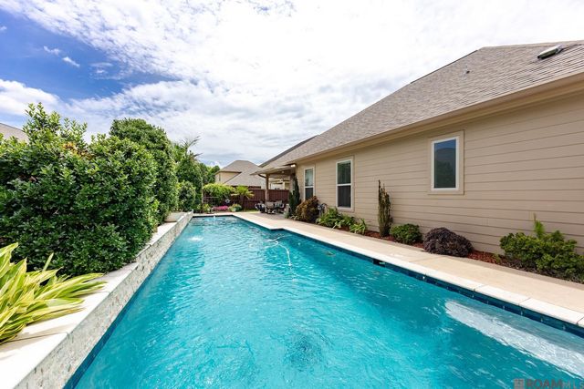 15427 Mistybrook Dr, Baton Rouge, LA 70816