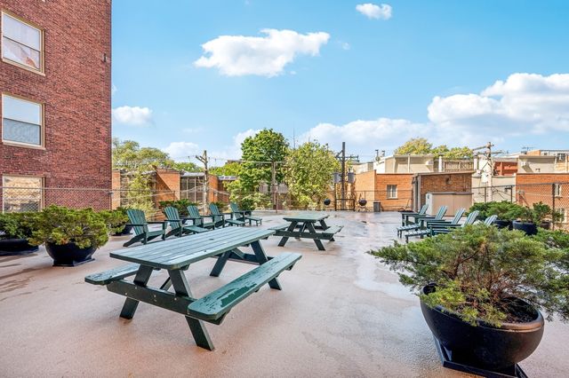2144 N Lincoln Park West 16AD, Chicago, IL 60614