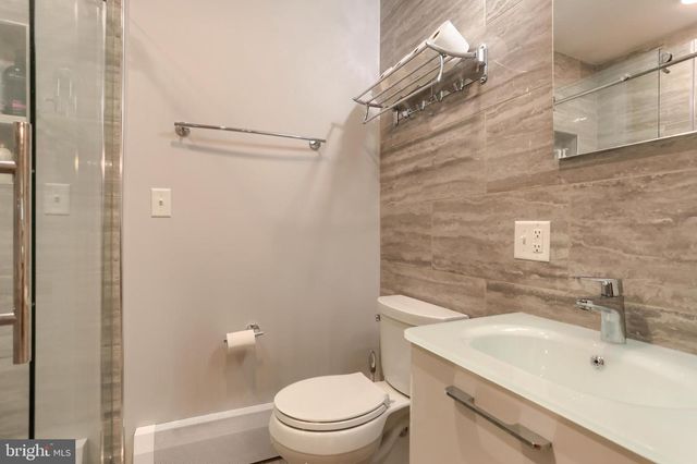 324 LEEARDEN RD, Hershey, PA 17033