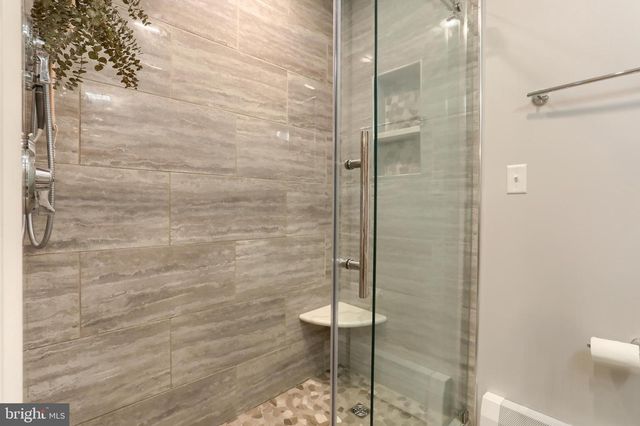 324 LEEARDEN RD, Hershey, PA 17033