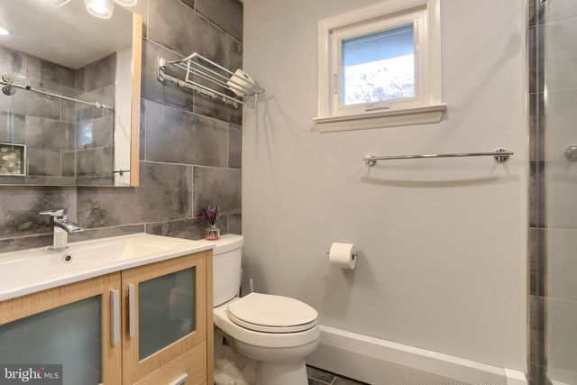 324 LEEARDEN RD, Hershey, PA 17033