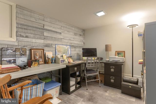 324 LEEARDEN RD, Hershey, PA 17033