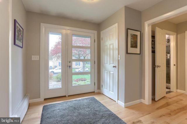 324 LEEARDEN RD, Hershey, PA 17033