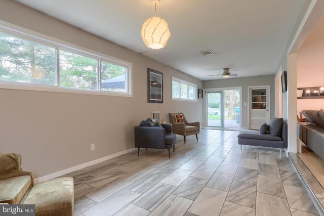 324 LEEARDEN RD, Hershey, PA 17033