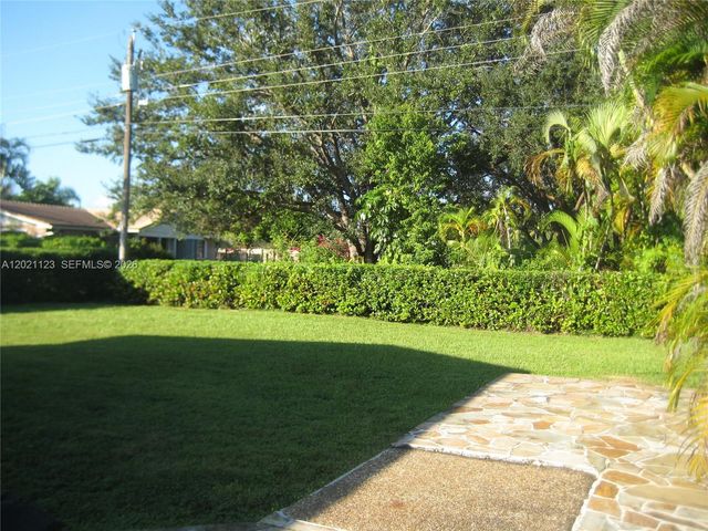 13220 SW 99th Pl, Miami, FL 33176