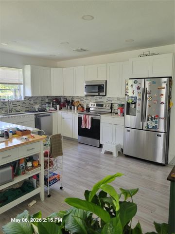 13220 SW 99th Pl, Miami, FL 33176