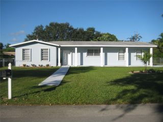13220 SW 99th Pl, Miami, FL 33176