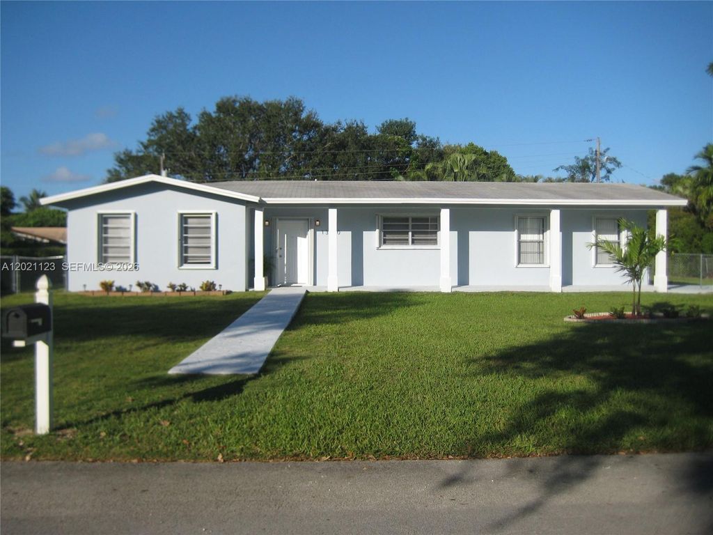 13220 SW 99th Pl, Miami, FL 33176