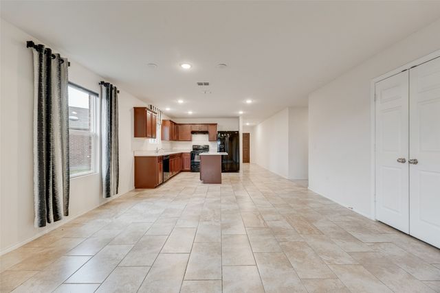 1802 Aslynn Circle, Aubrey, TX 76227
