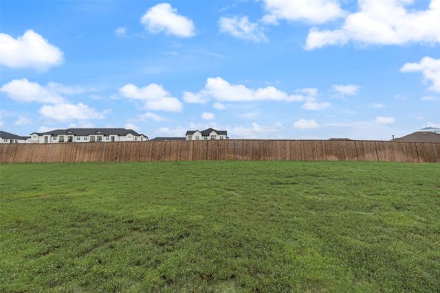 1802 Aslynn Circle, Aubrey, TX 76227