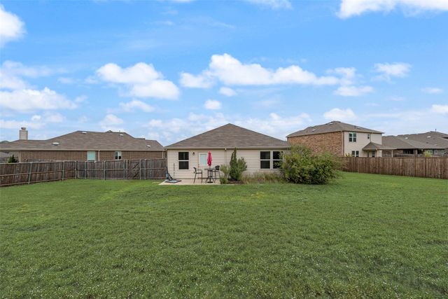1802 Aslynn Circle, Aubrey, TX 76227