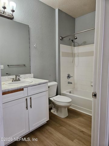 8290 GATE Parkway 152, Jacksonville, FL 32216