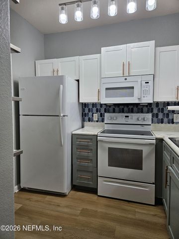 8290 GATE Parkway 152, Jacksonville, FL 32216