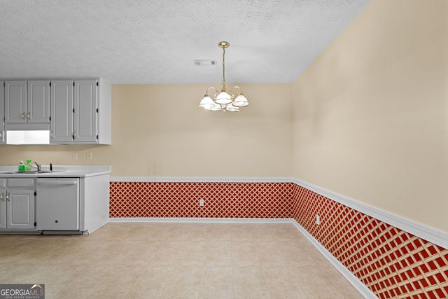 270 Autumn Glen Circle, Fayetteville, GA 30215