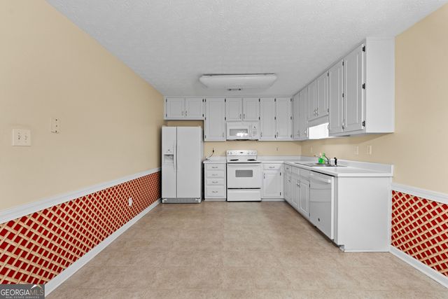 270 Autumn Glen Circle, Fayetteville, GA 30215
