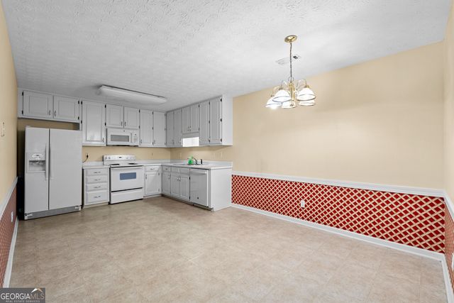 270 Autumn Glen Circle, Fayetteville, GA 30215