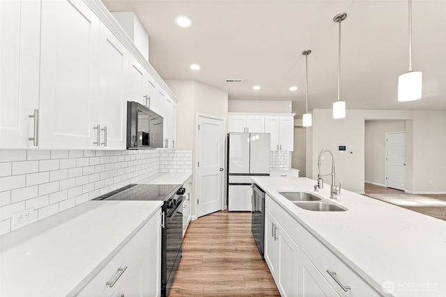 9984 Jackson Street SE, Yelm, WA 98597