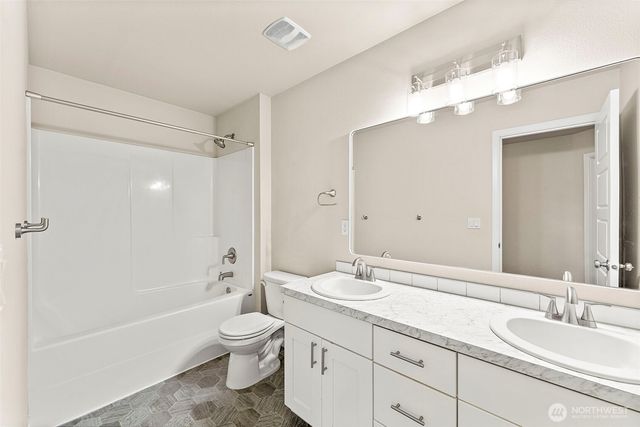 9984 Jackson Street SE, Yelm, WA 98597