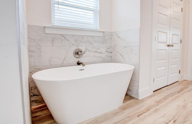 1756 Thomas Street, Niceville, FL 32578