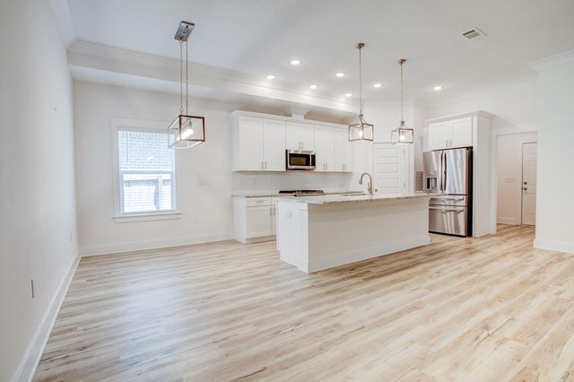 1756 Thomas Street, Niceville, FL 32578