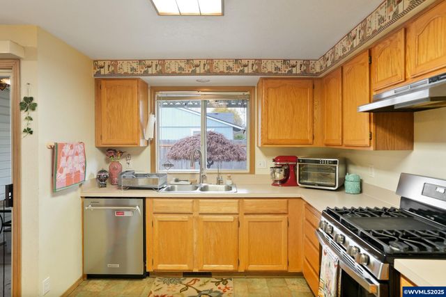 5220 Autumn Leaf Ct N, Keizer, OR 97303