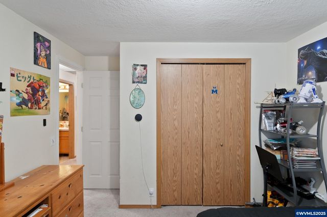 5220 Autumn Leaf Ct N, Keizer, OR 97303