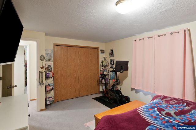 5220 Autumn Leaf Ct N, Keizer, OR 97303