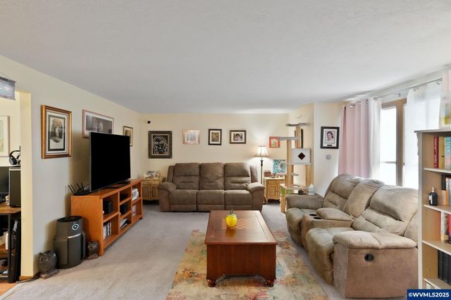 5220 Autumn Leaf Ct N, Keizer, OR 97303