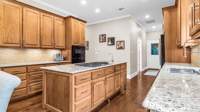 2506 Oakbrook Circle, Sherman, TX 75092