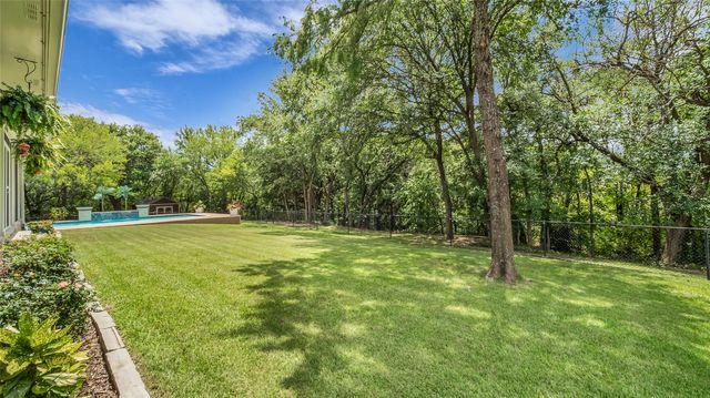 2506 Oakbrook Circle, Sherman, TX 75092