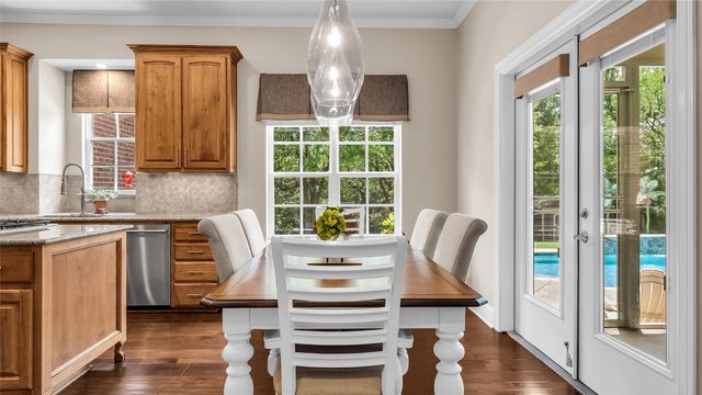 2506 Oakbrook Circle, Sherman, TX 75092