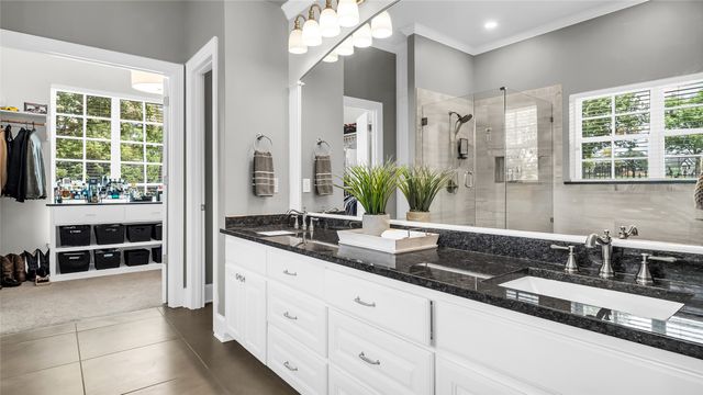 2506 Oakbrook Circle, Sherman, TX 75092