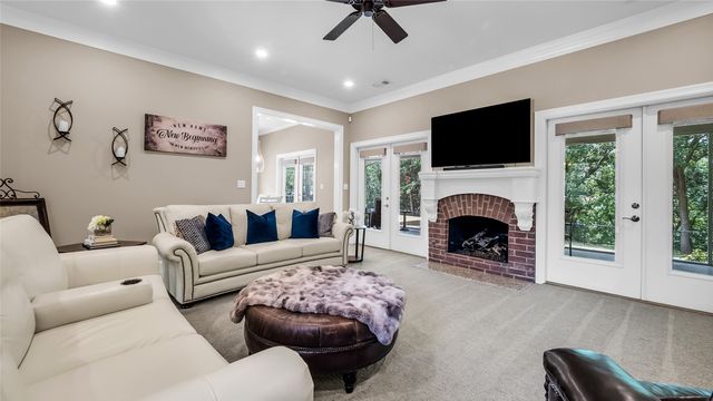 2506 Oakbrook Circle, Sherman, TX 75092