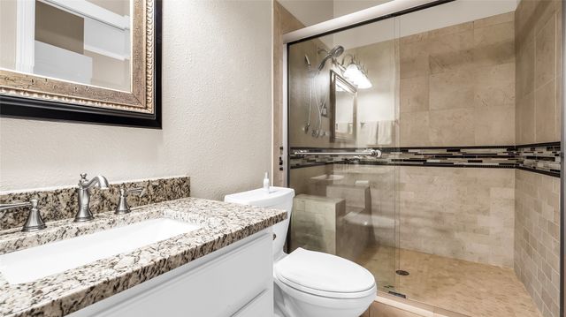 2506 Oakbrook Circle, Sherman, TX 75092