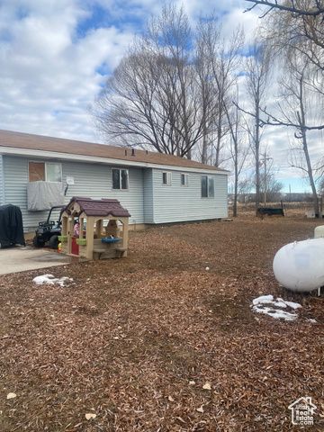 5980 S 9000 E, Jensen, UT 84035