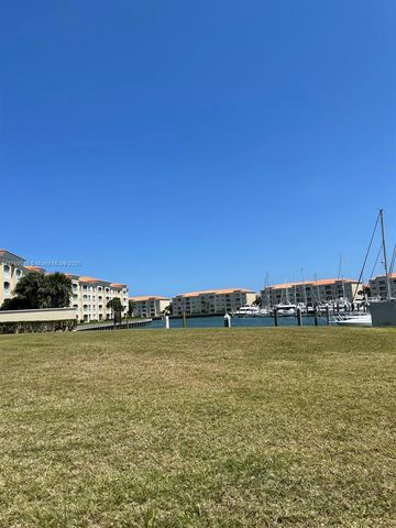 19 W Harbour Isle Dr W 201, Fort Pierce, FL 34949