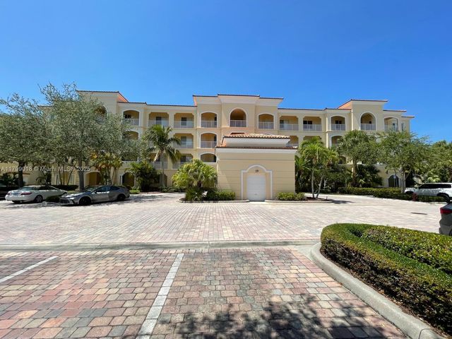 19 W Harbour Isle Dr W 201, Fort Pierce, FL 34949