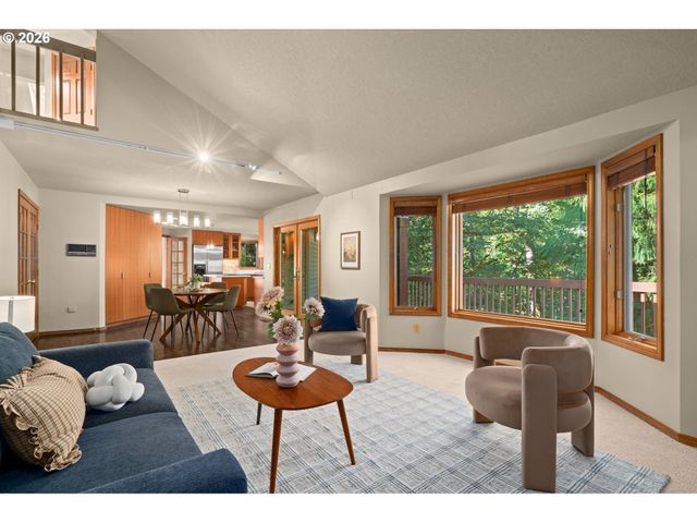 6011 Sw KNIGHTSBRIDGE Dr, Portland, OR 97219