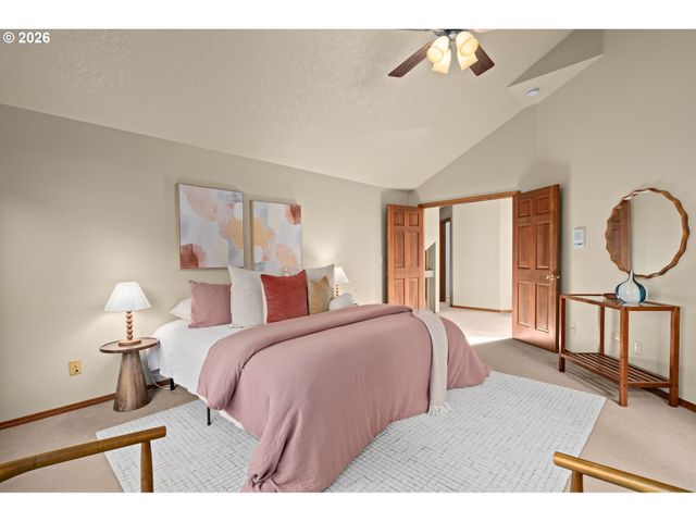 6011 Sw KNIGHTSBRIDGE Dr, Portland, OR 97219