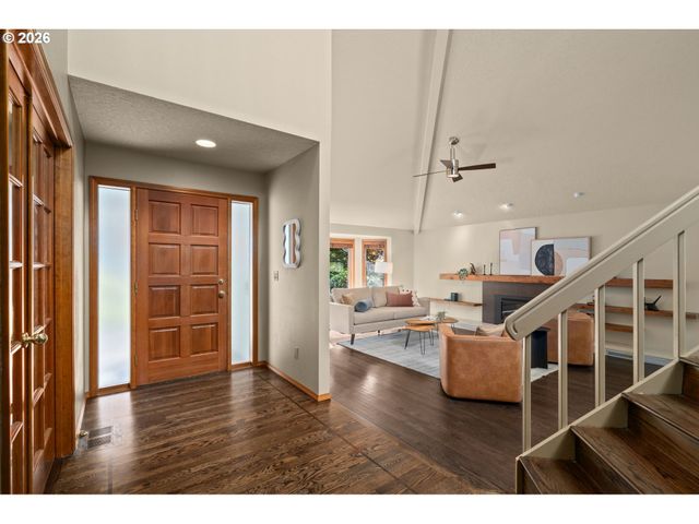 6011 Sw KNIGHTSBRIDGE Dr, Portland, OR 97219