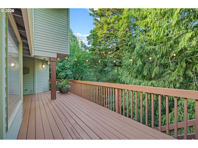 6011 Sw KNIGHTSBRIDGE Dr, Portland, OR 97219