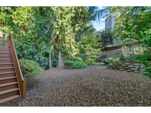 6011 Sw KNIGHTSBRIDGE Dr, Portland, OR 97219