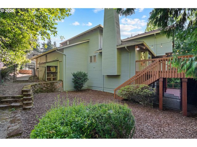6011 Sw KNIGHTSBRIDGE Dr, Portland, OR 97219