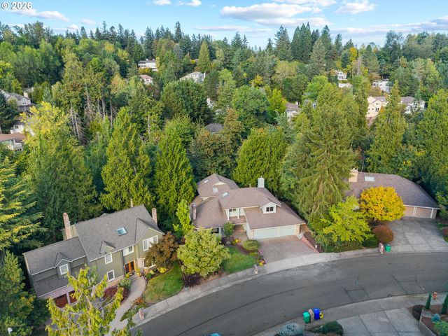 6011 Sw KNIGHTSBRIDGE Dr, Portland, OR 97219