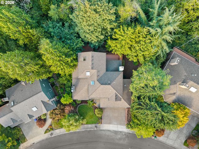 6011 Sw KNIGHTSBRIDGE Dr, Portland, OR 97219