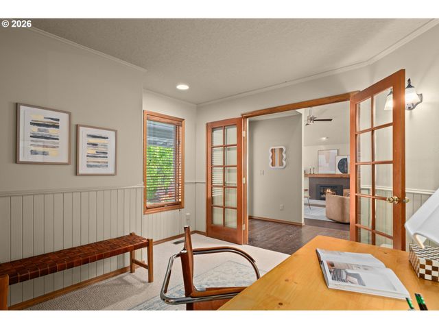 6011 Sw KNIGHTSBRIDGE Dr, Portland, OR 97219